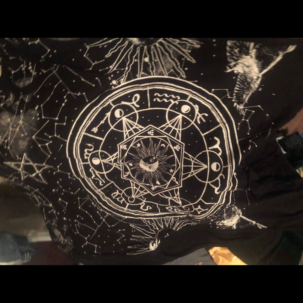 Hot topic shirt